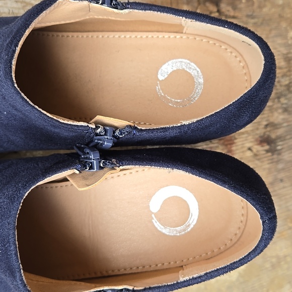 JOURNEE COLLECTION Navy Blue Faux Suede Booties. Size 6.  Like New! - Picture 2 of 11